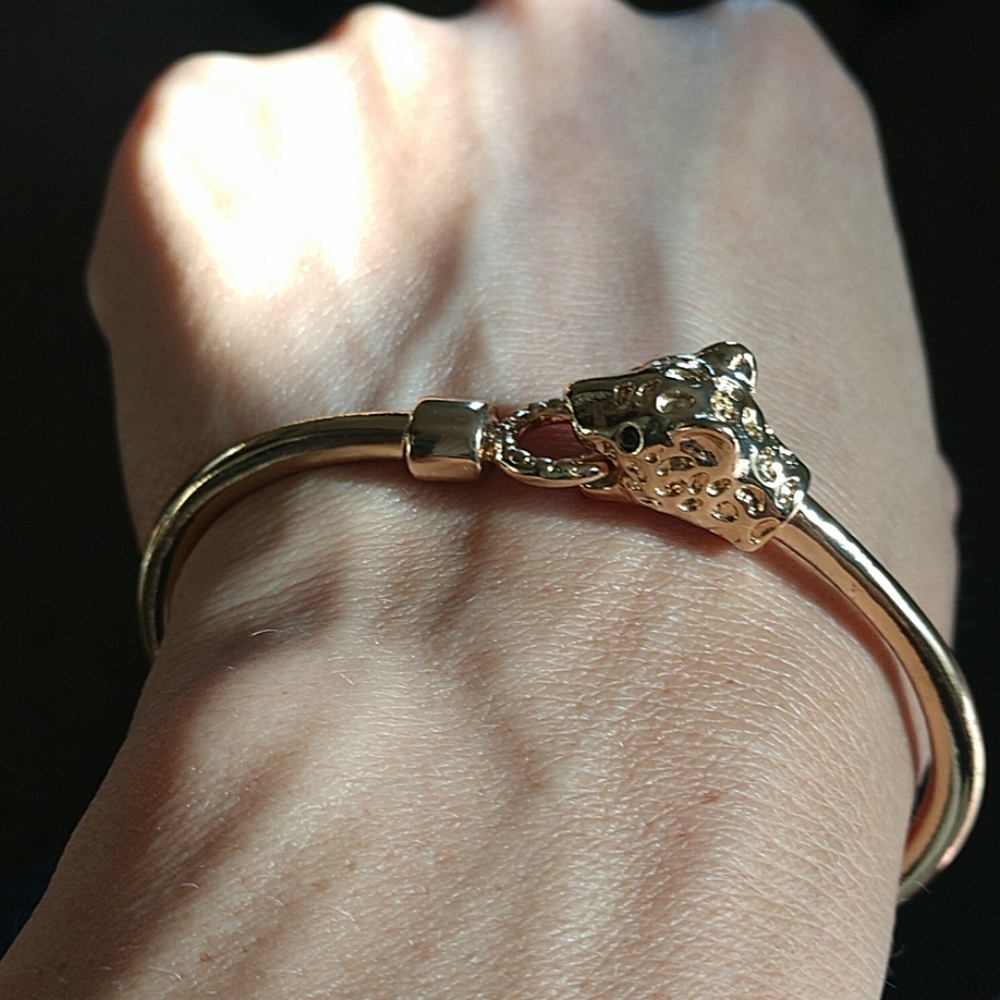 Leopard bracelet w/ black diamond eye